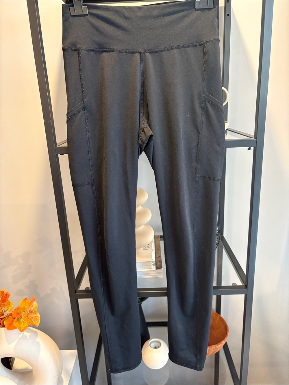 197 Black High-Waist Active Leggings with Side Pockets